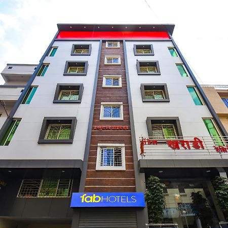 Fabhotel Prime Kharadi Residency - Nr Lohgaon Poona Buitenkant foto