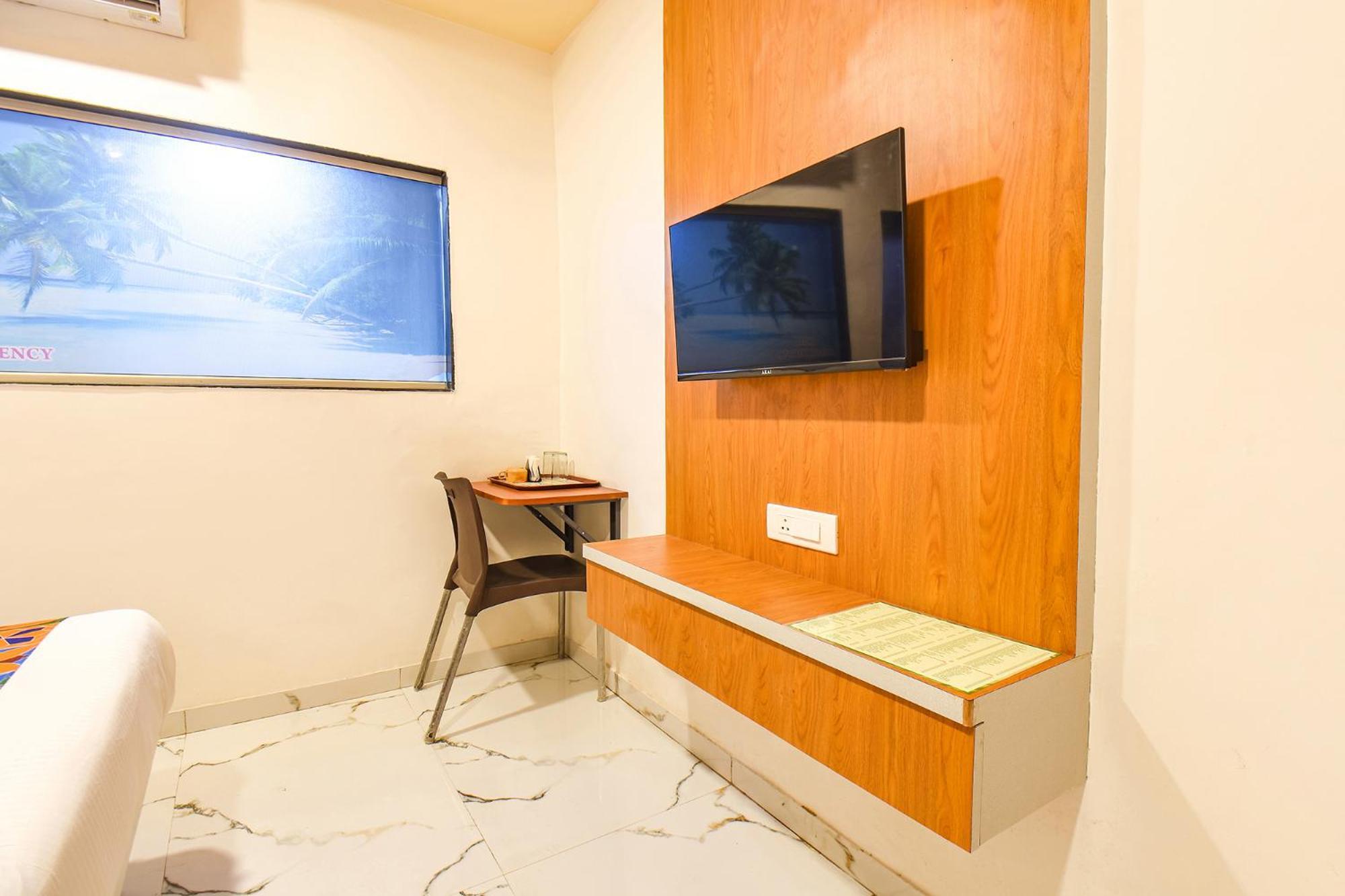 Fabhotel Prime Kharadi Residency - Nr Lohgaon Poona Buitenkant foto