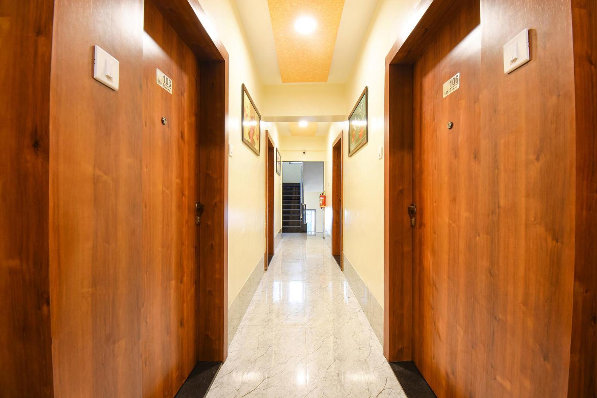 Fabhotel Prime Kharadi Residency - Nr Lohgaon Poona Buitenkant foto